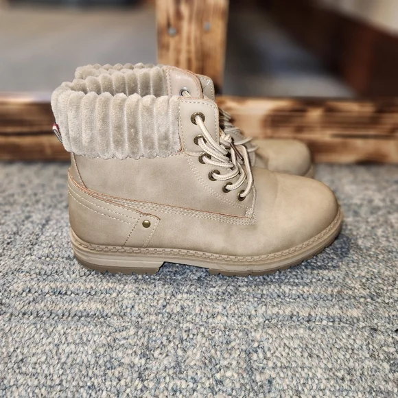 Ladies Dirty Laundry Boots - Picture 3 of 10